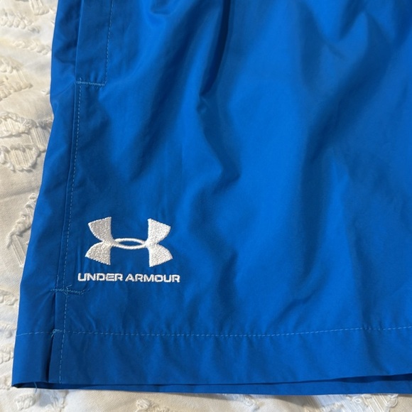 Under Armour UA Men’s Essential Volley Shorts Blue White Loose Size Small - Picture 6 of 10